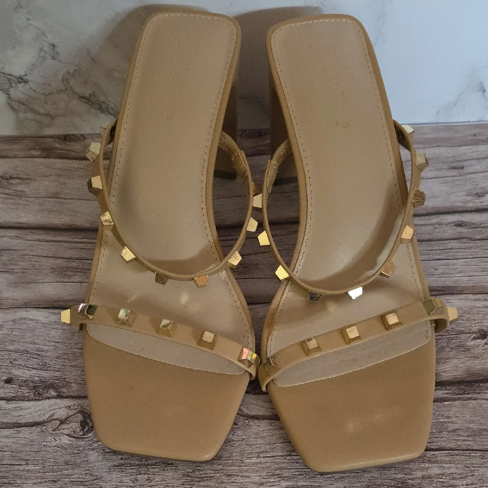 THE DROP Neutral Tan Gold Studded Strappy Heeled Sandals Size 9 - Picture 2 of 13
